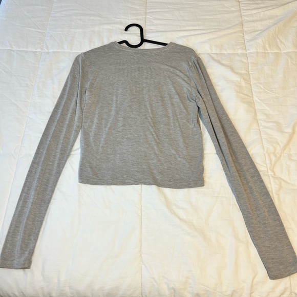 Aritzia babaton light grey long sleeve - Picture 1 of 4